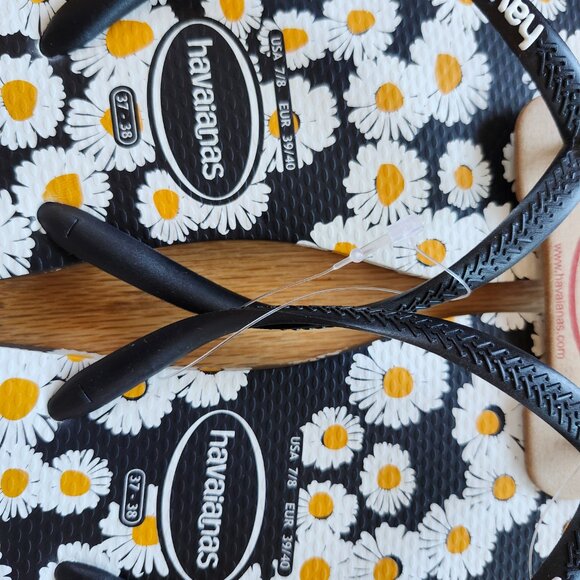 Havaianas Womens Shoes NWT Size 7/8 Slim Daisy White, Black Floral - Picture 2 of 5